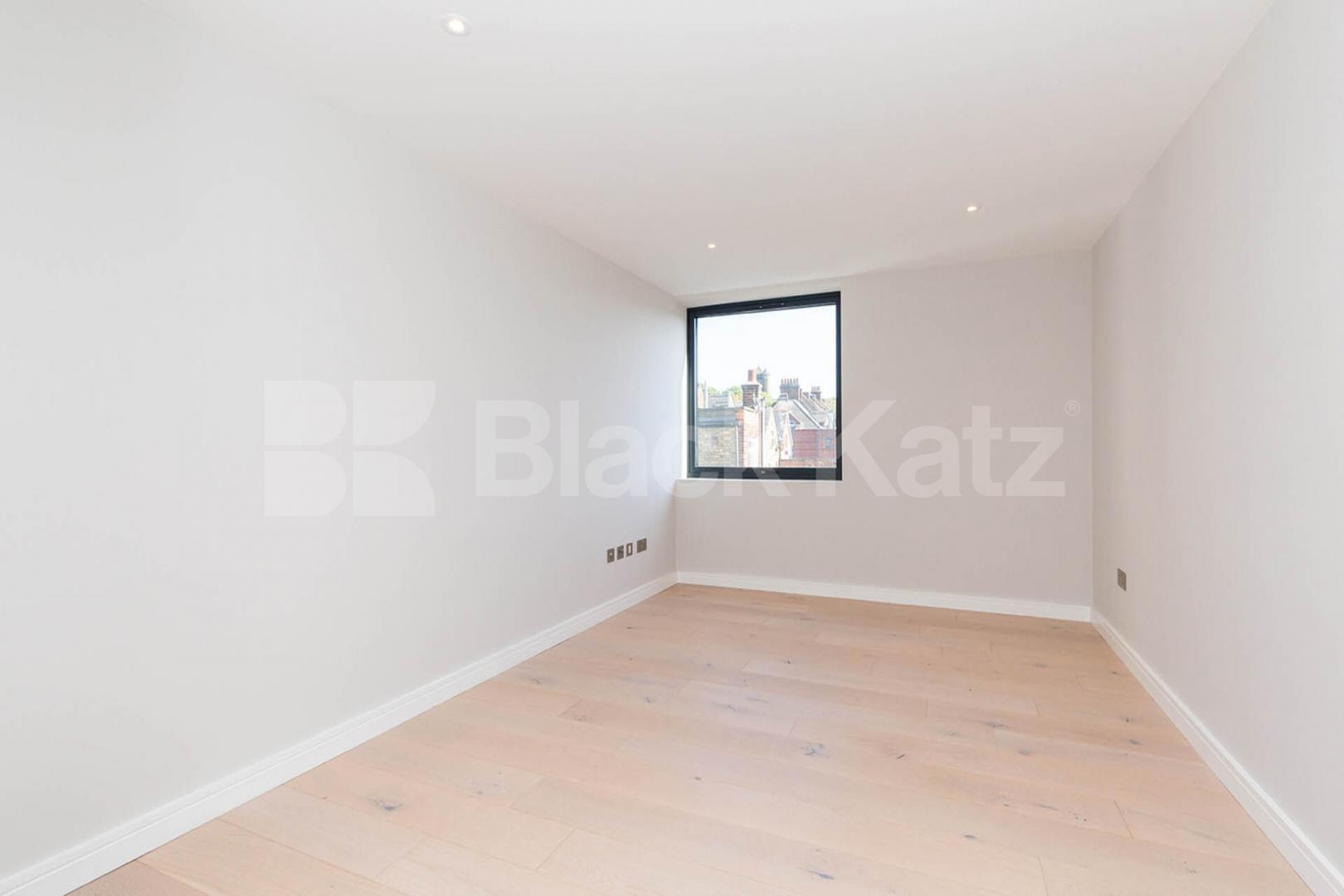 Stunny 2 bed 2 bath located within a new build with a large terrace Tottenham Lane, Crouch End